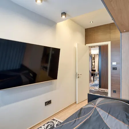 アパート Luxury Veselic ヴァリェヴォ